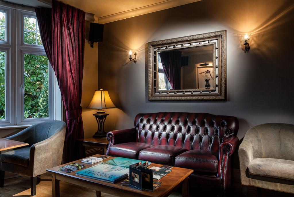 Hotel De Vie Фарнем Экстерьер фото