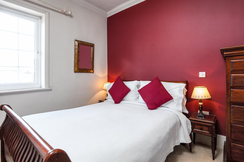 Hotel De Vie Фарнем Экстерьер фото