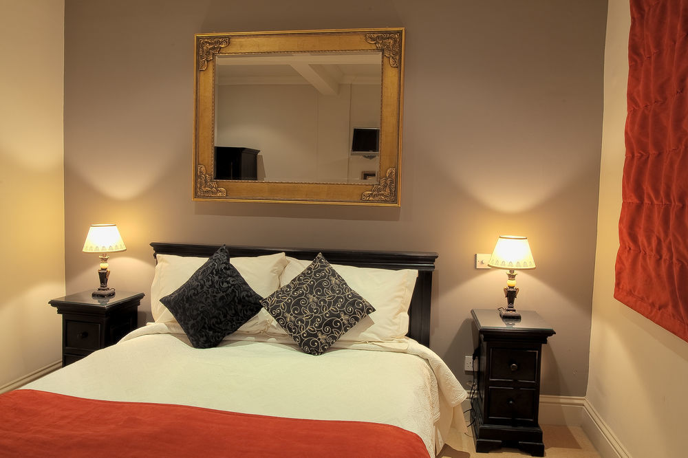 Hotel De Vie Фарнем Экстерьер фото