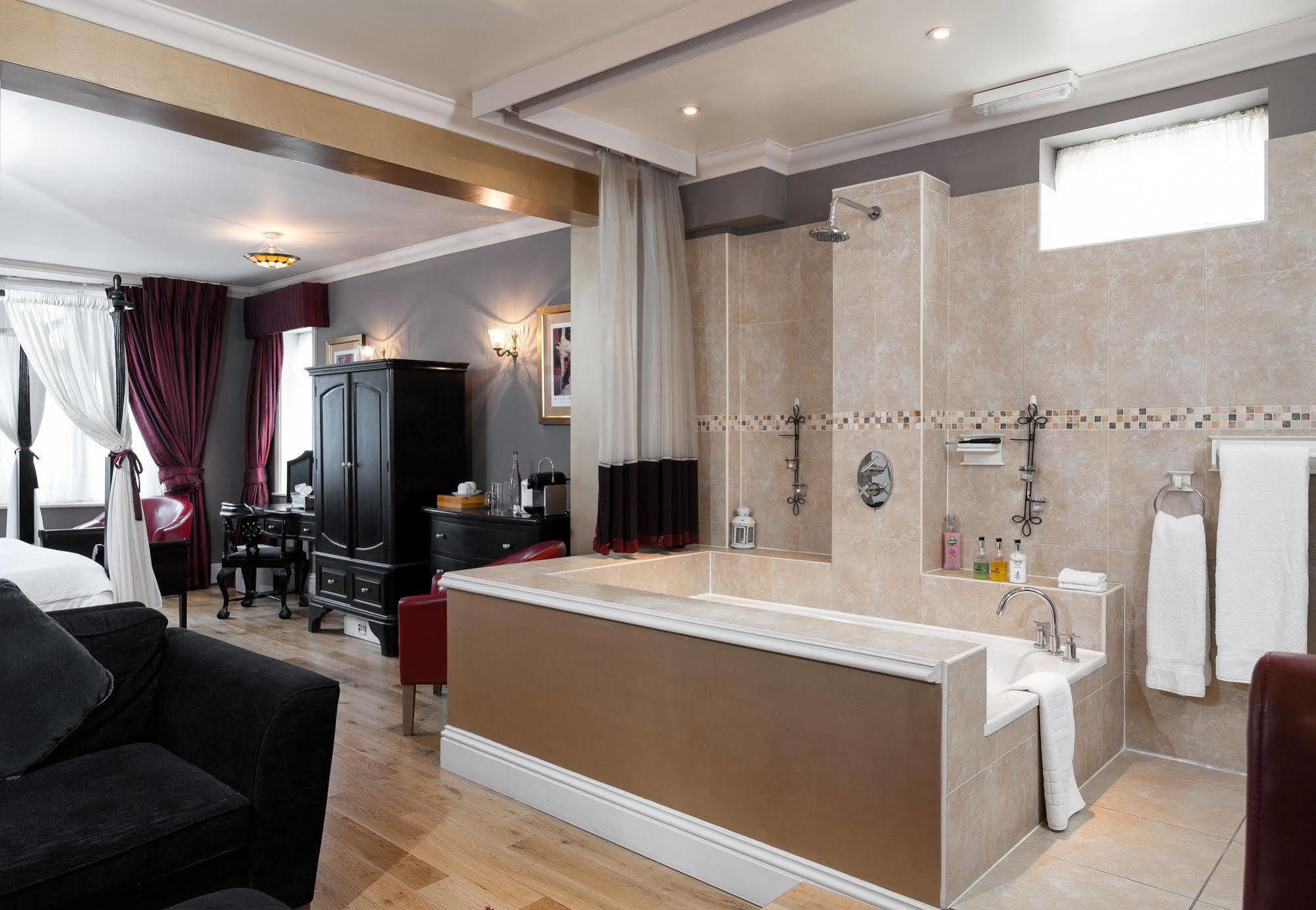 Hotel De Vie Фарнем Экстерьер фото