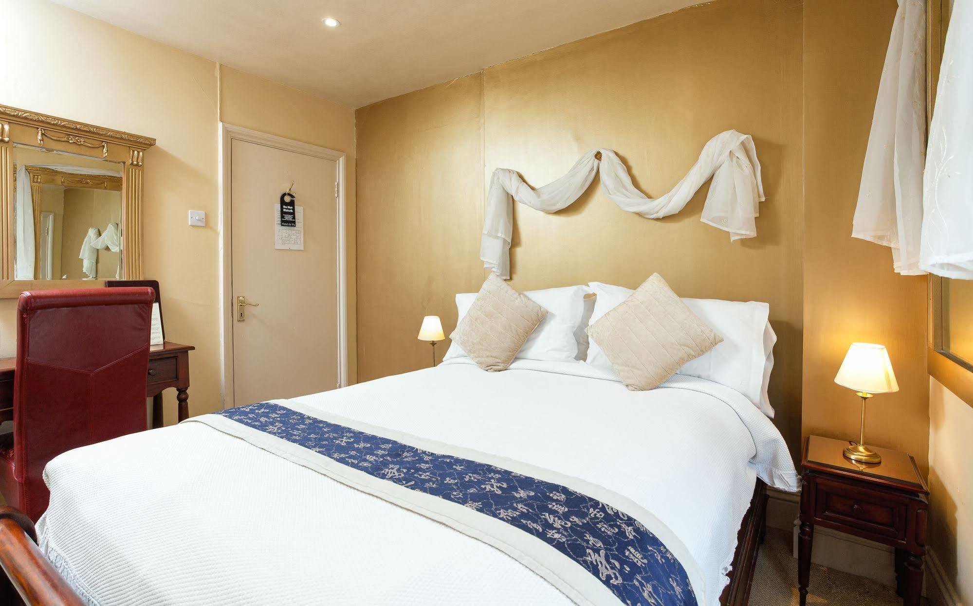 Hotel De Vie Фарнем Экстерьер фото
