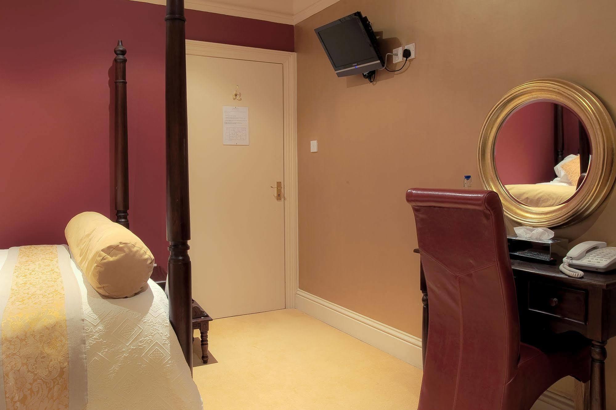 Hotel De Vie Фарнем Экстерьер фото